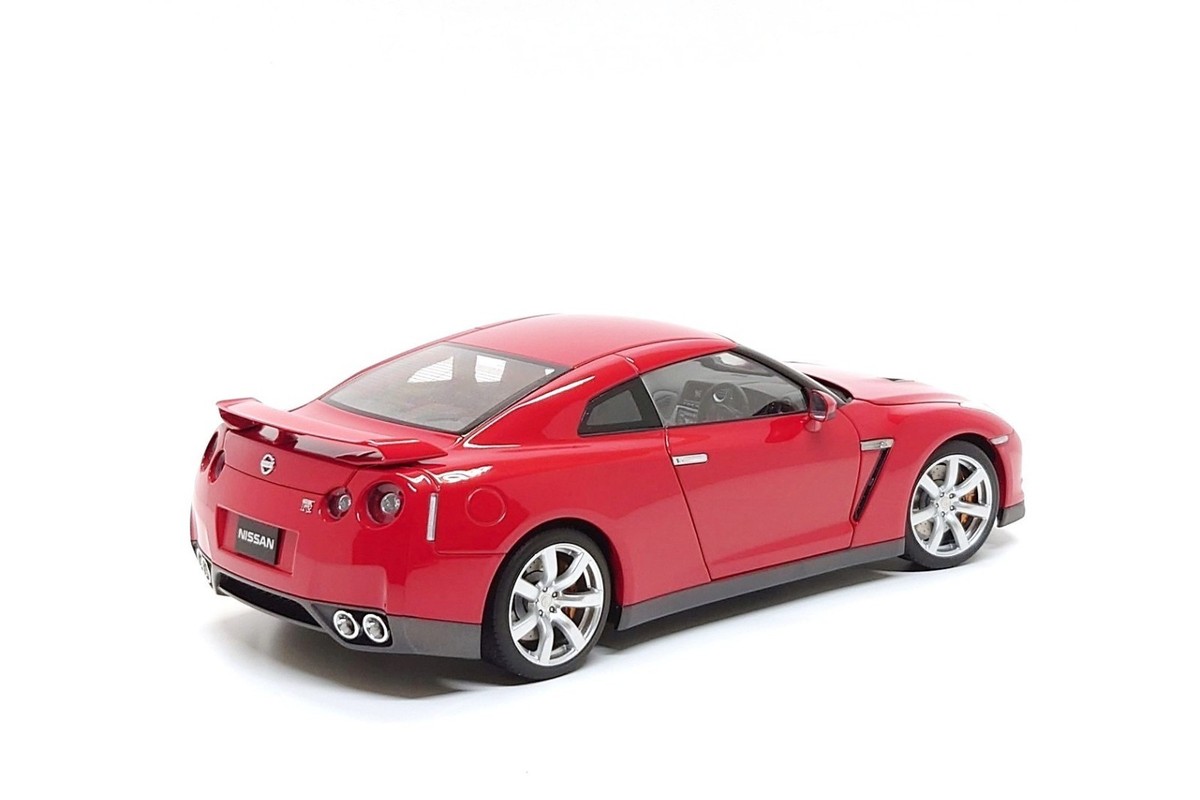 AUTOart 1:18 Nissan GT-R (R35) in Vibrant Red | eBay