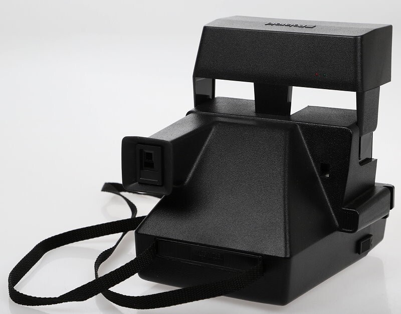 5 Reasons to Buy a Polaroid One-Step 600 Camera | Film Photography 5 Reasons to Buy a Polaroid One-Step 600 Camera | Film Photography