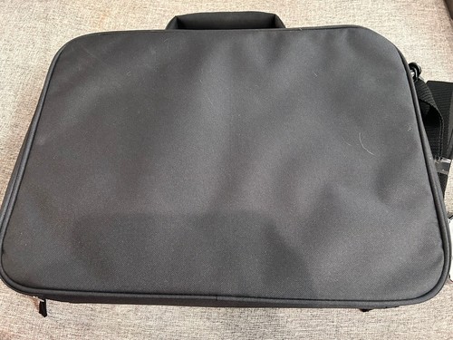 Funda para portátil Case Logic 18,5" x 3,5" x 15,7" negra correa ajustable nueva - Imagen 5 de 6