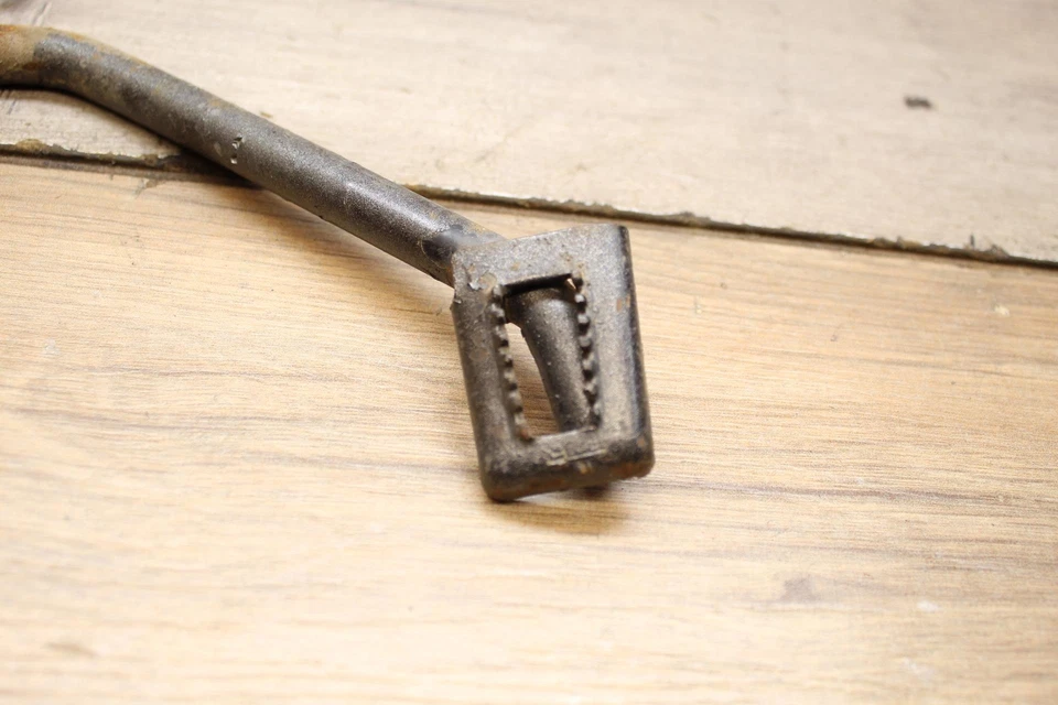 72-77 PEDAL FRENO TRASERO DERECHO SUZUKI RV90 CON RESORTE Foto 3 de 4