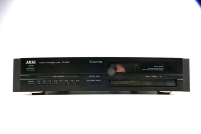Akai AT-M659 Quartz Synthesizer Tuner AM FM Stereo 16 Presets Holzwangen Hi-6241