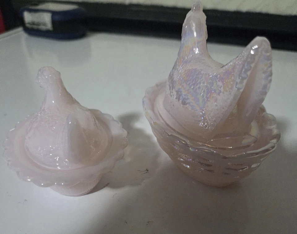 Тосканское розовое стекло ~ от Mosser ~ блюдо для безделушек с курицей в гнезде и тосканская розовая соль ~ - Изображение 3 из 4