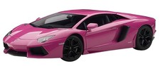 AUTOart 1/18 Lamborghini Aventador LP700-4 (Pink)
