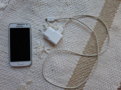 Samsung Galaxy S4 Mini, weiß, sehr guter Zustand, voll funktionsfähig