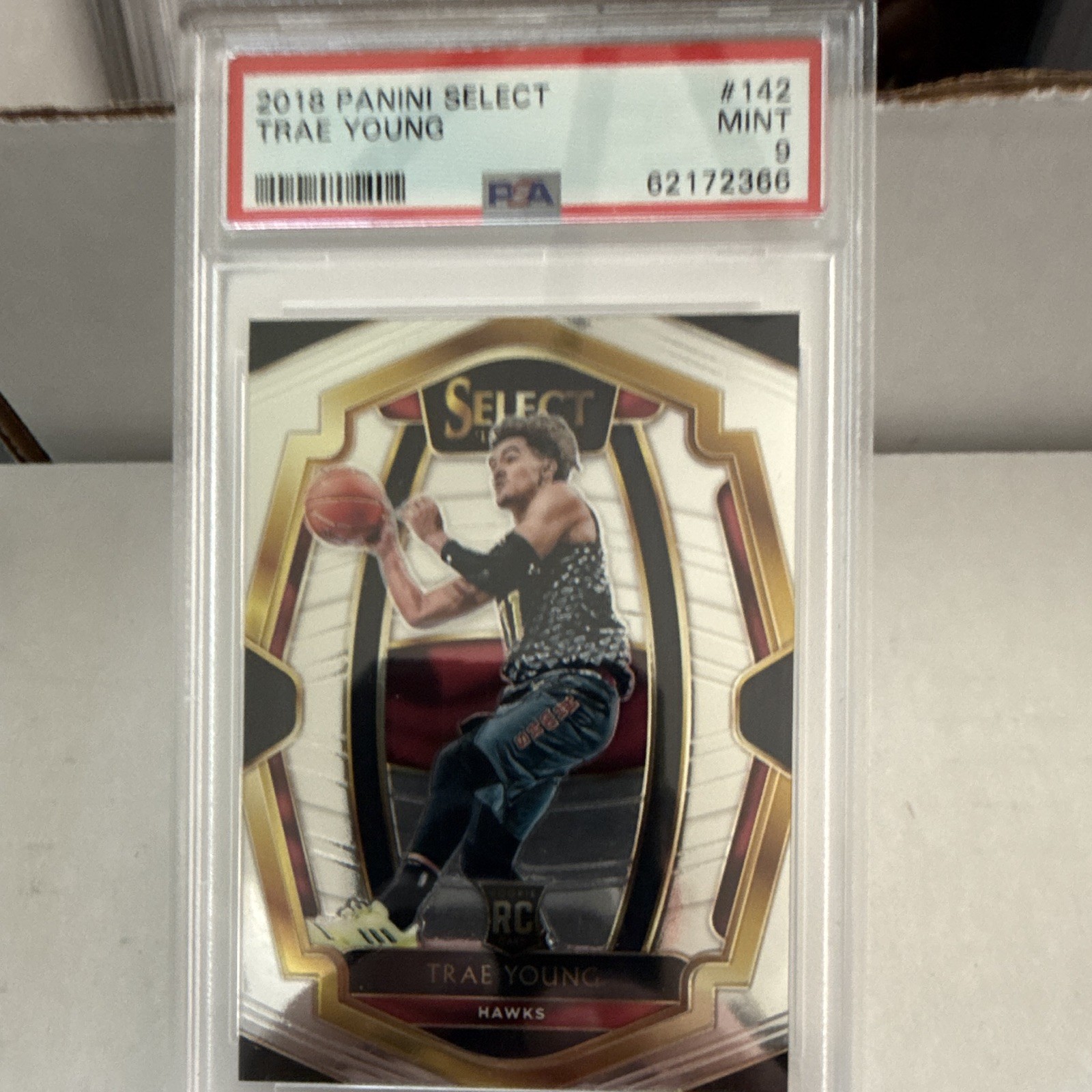 Panini 2018-19 Select Premier Level Trae Young RC #142 Hawks PSA 9