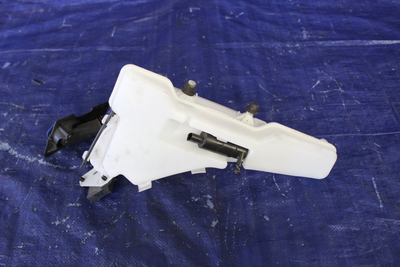 2014 PORSCHE 911 GT3 997 3.8L OEM WINDSHIELD WIPER RESERVOIR TANK #1164