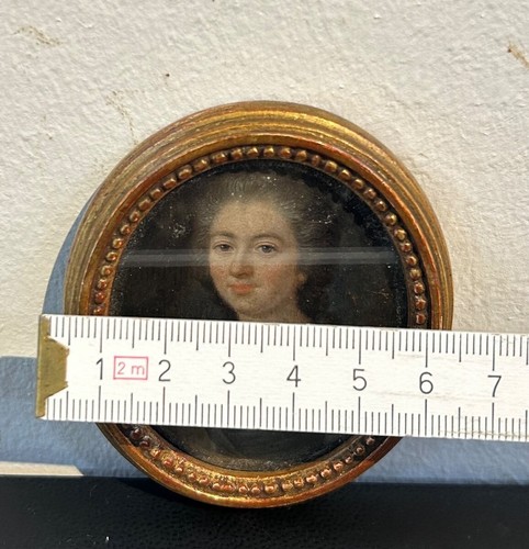 18th Cent Miniature Oval Portrait Of A Woman Oil On Leather Under Glass Artwork - Picture 3 of 8