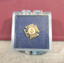 Vintage Enamel Knights Templar Masonic "IN HOC SIGNO VINCES" Badge Lapel Pin