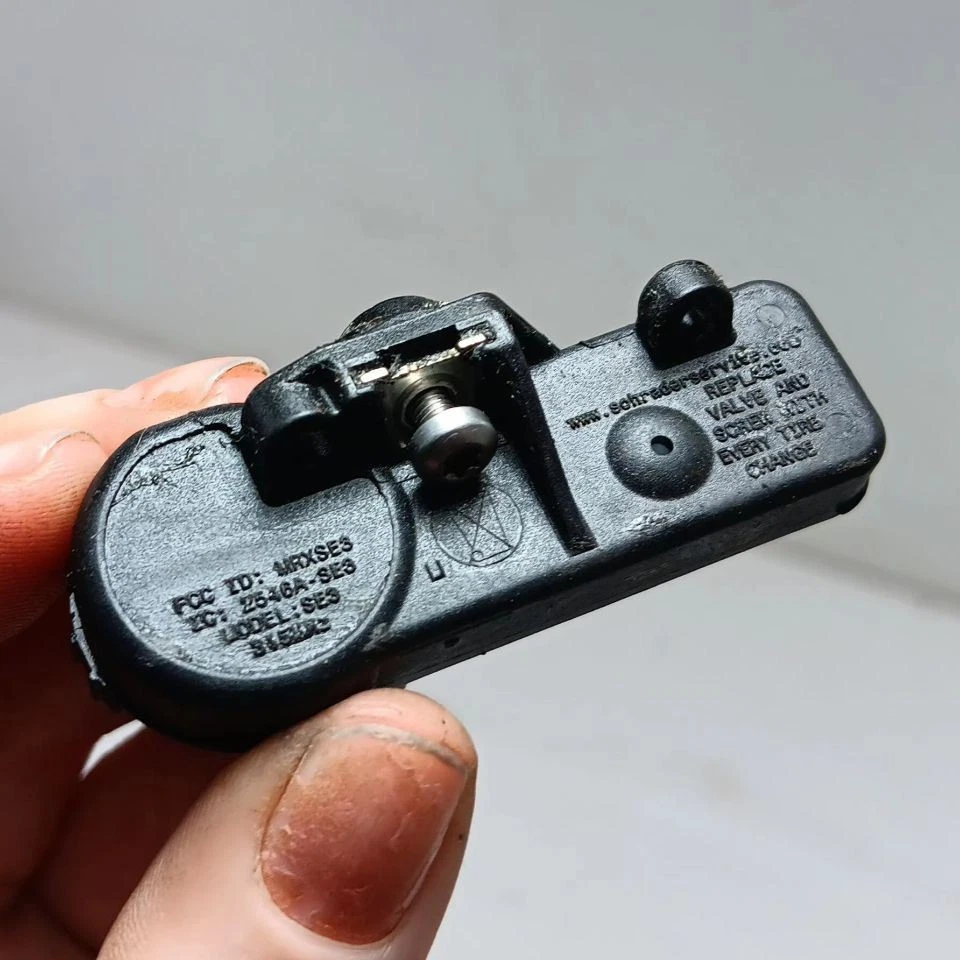 Sensor sistema monitor presión neumáticos Subaru Forester TPMS 2016 2017 2018 Foto 4 de 4