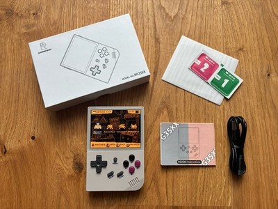 Anbernic RG35XX mit GarlicOS & 4+64GB Handheld-Spielekonsole - Retro Grau