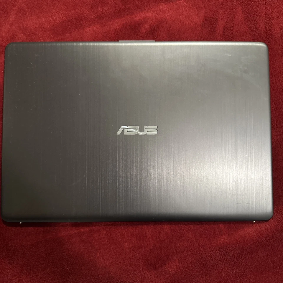 ASUS VivoBook S15 | i5-8250U 8ª Gen | 15.6" FHD | Intel UHD 620 --LEER-- Foto 2 de 4