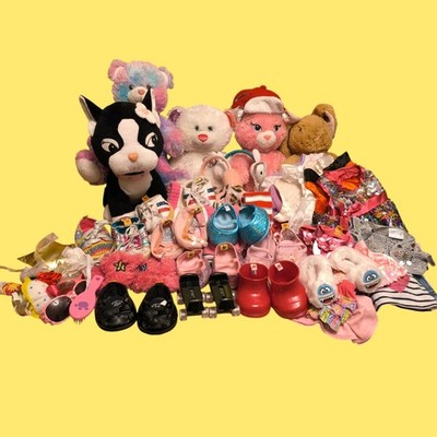Build a Bear Werkstatt großes Konvolut Bären, Kleidung, Schuhe und Zubehör ca. 60