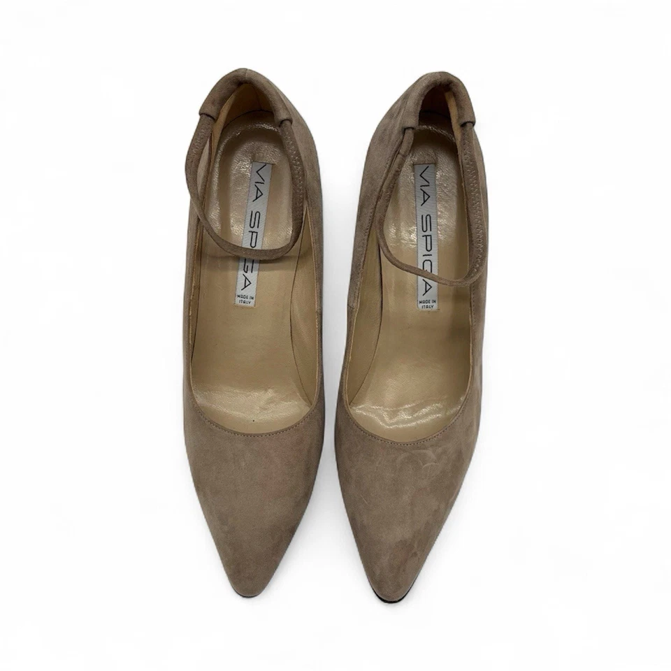 Nuevo sin caja Zapatos de salón Via Spiga Punta Taupe Gamuza Tacones Talla 7.5 Correa al tobillo Italiana Foto 3 de 4
