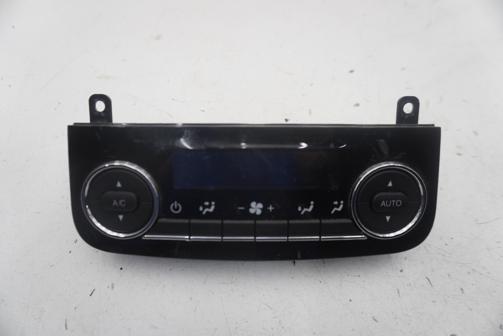 Maserati Levante Rear Air conditioning switch knob P/N 670134469