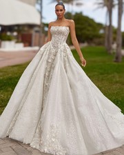 Strapless Wedding Dresses Lace Up Back Beads Flowers Appliques Lace A-Line 