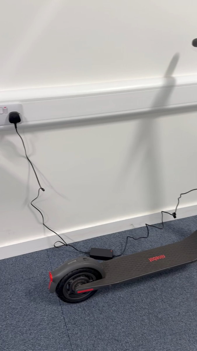 Segway Ninebot E25E Electric Scooter Ex-Display FREE Segway Lock