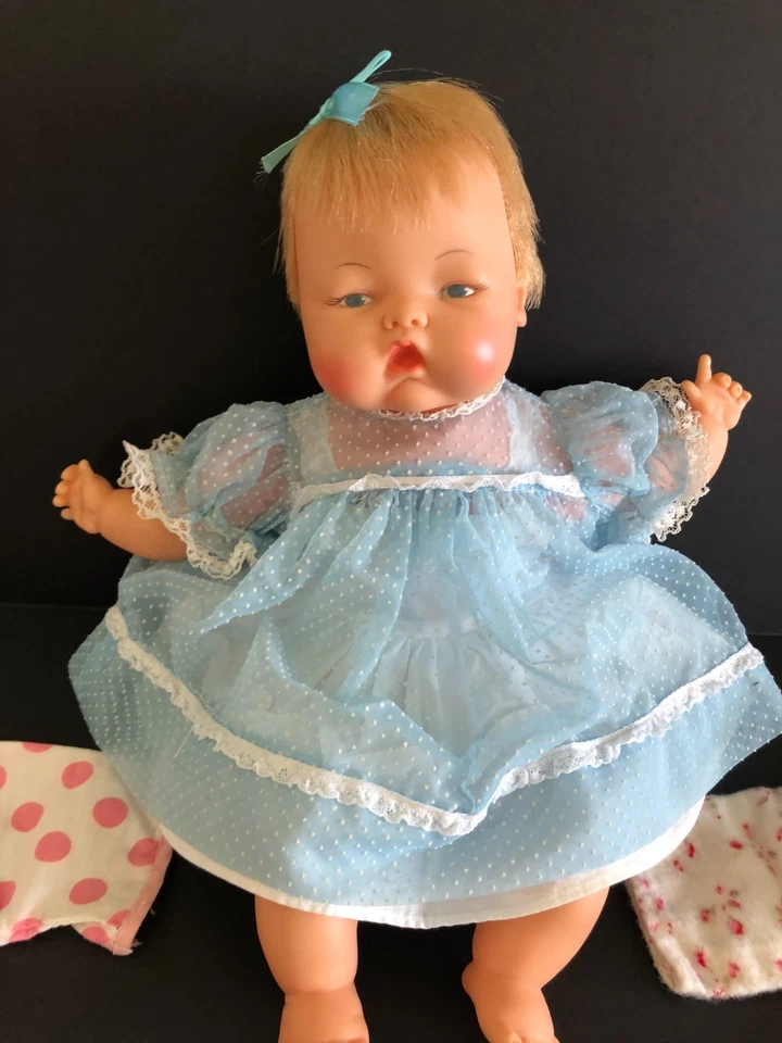 Vintage Tiny Thumbelina 14" Doll with Pink Carry Case 1960's Ideal Toy "WORKS" - Image 3 of 4