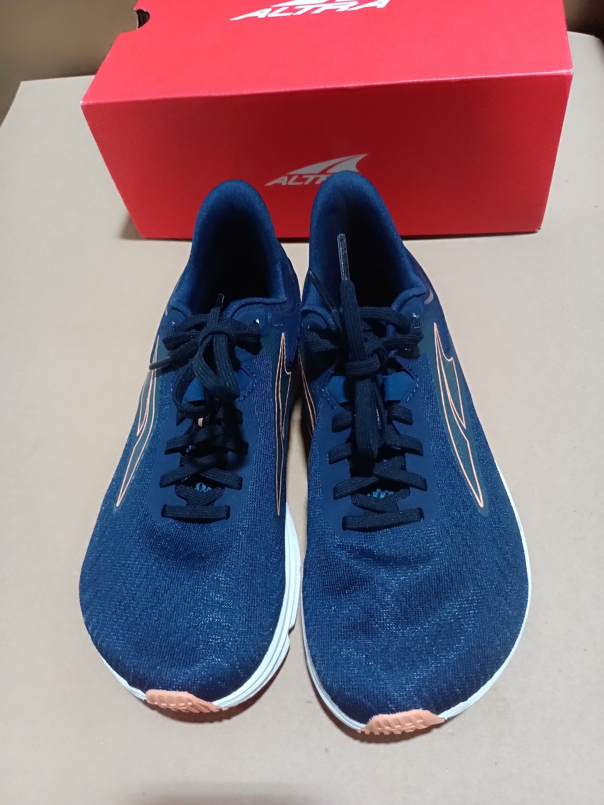 Usata come nuova_ALTRA scarpa da corsa donna Torin 6 larga blu navy co_marina corallo_taglia 7 larga