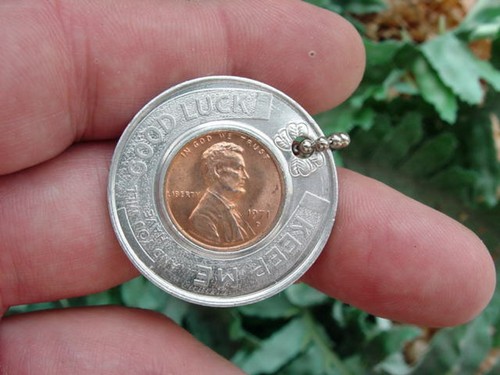 1971 Armstrong County Kittanning PA GOOD LUCK encased PENNY coin TOKEN KEYCHAIN