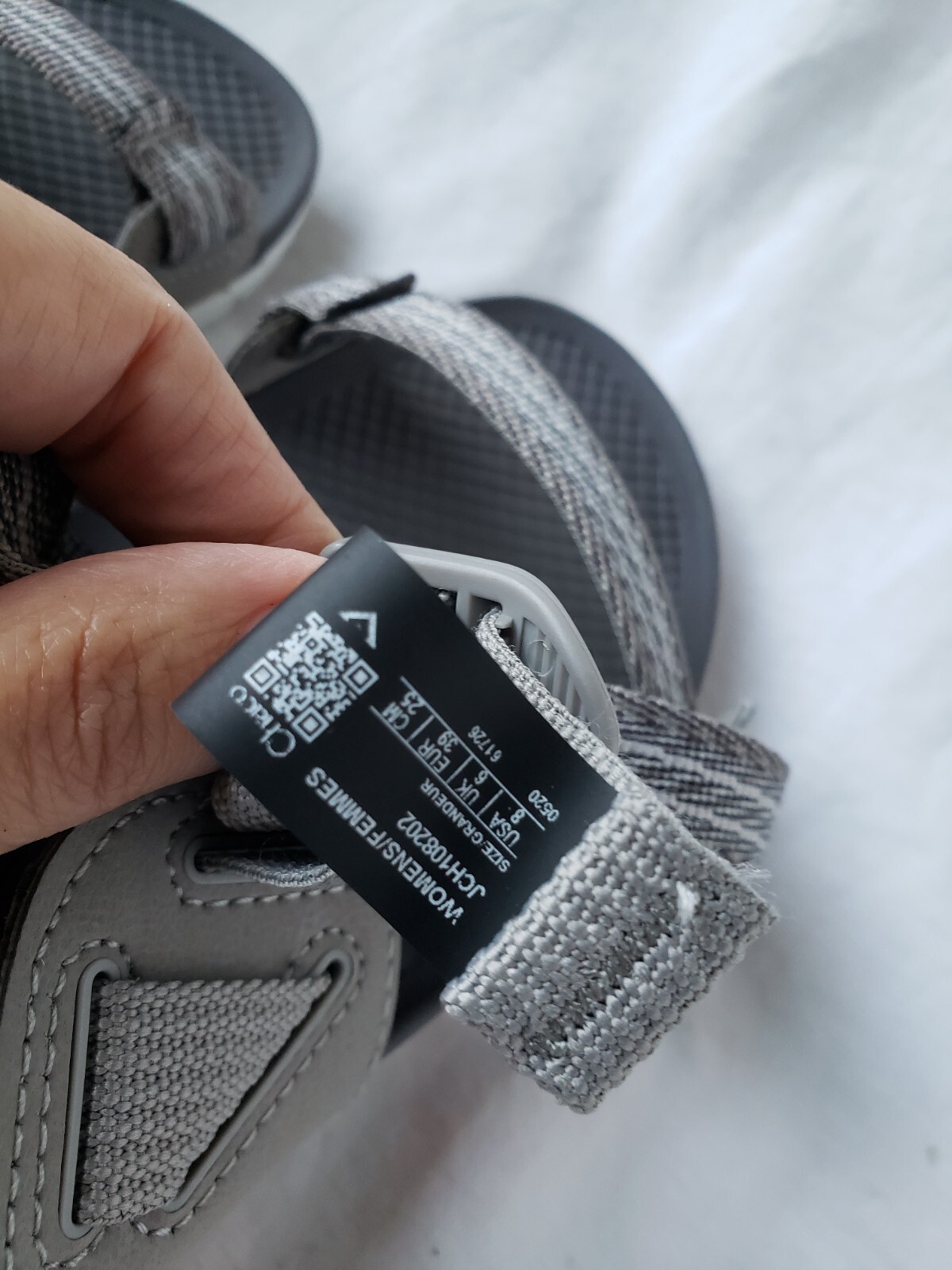 CHACO LOWDOWN GRAY WHITE CHEVRON PATTERN TOE HIKI… - image 9