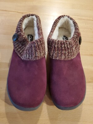 Clark's Slippers Wine Colored Fleece Lined Size 10