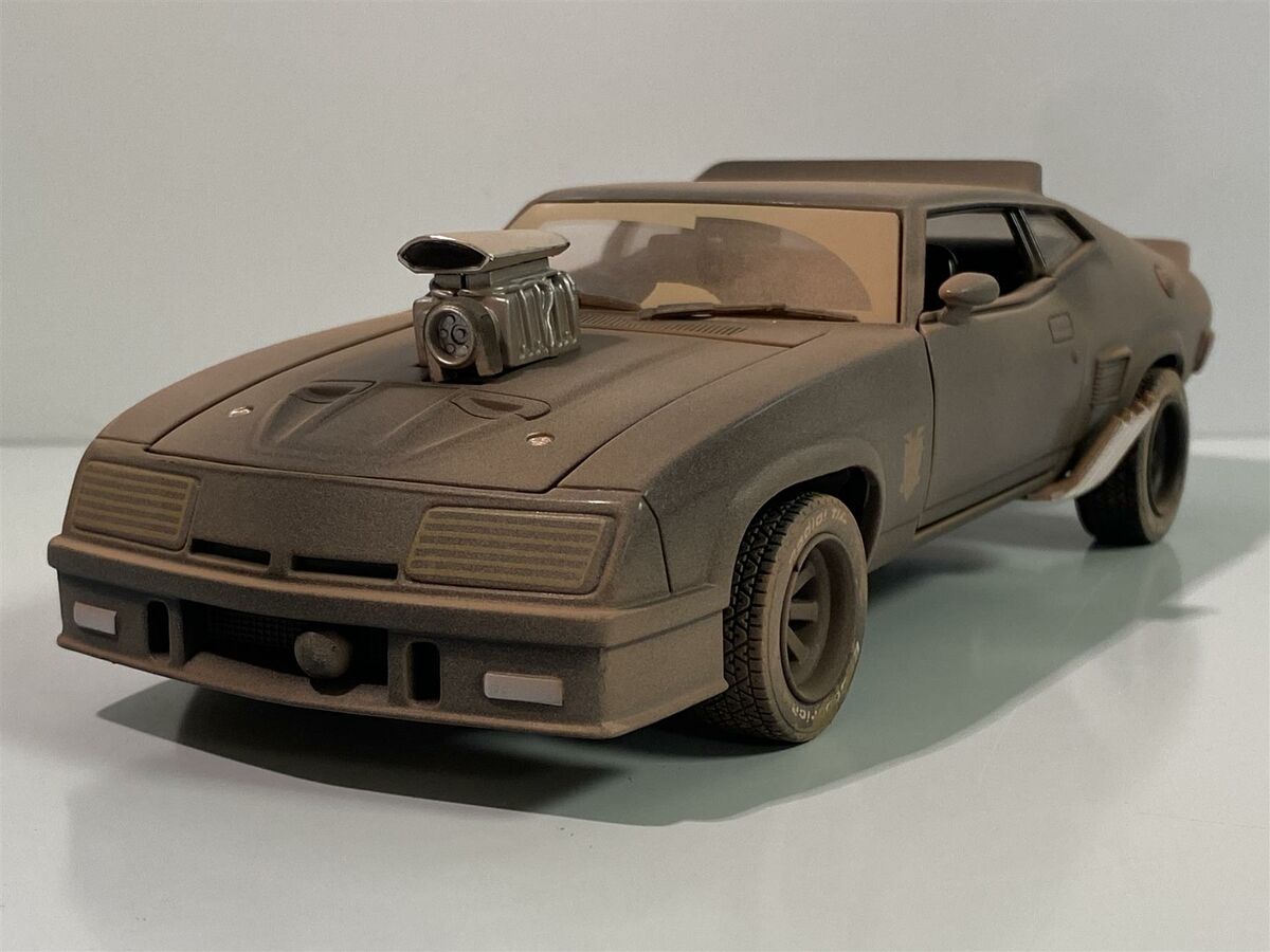 Mad Max Last of the V8 Interceptors Weathered 1:24 Greenlight 84052 Mad Max Last of the V8 Interceptors Weathered 1:24 Greenlight 84052