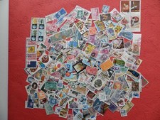 ETATS UNIS  : COLLECTION DE 300 TIMBRES DIFFERENTS VARIES. TB