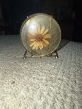 Vintage Mid Century Modern Serviettenhalter mit gepresster Blume