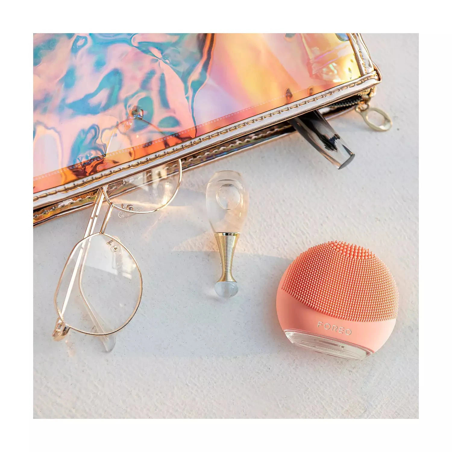 FOREO LUNA 4 go Facial Cleansing & Massaging Device – Travel-Friendly Skincare 