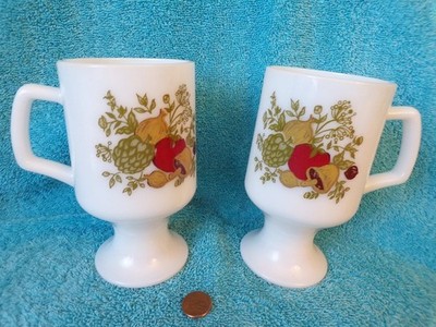 Spice O Life pedestal milk glass Mugs Corning Ware D handle footed Coffee Cup X2