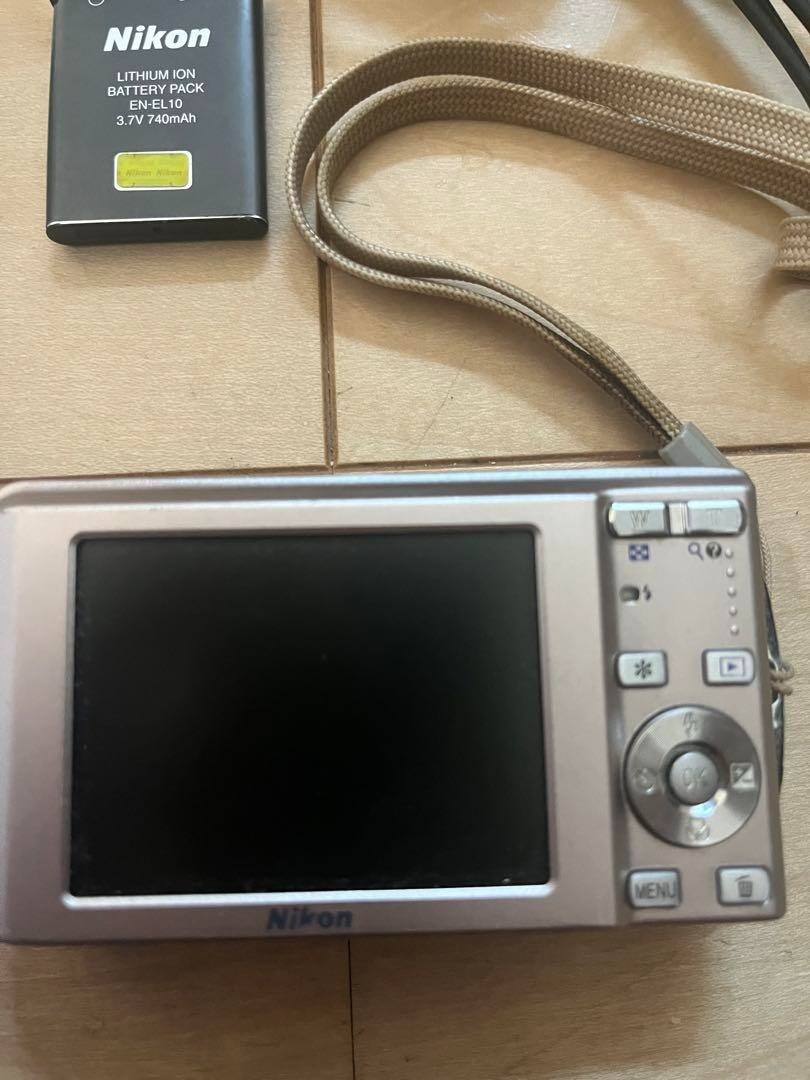 Nikon Coolpix s520 Digital Camera Compact Pink English Nikon Coolpix s520 Digital Camera Compact Pink English