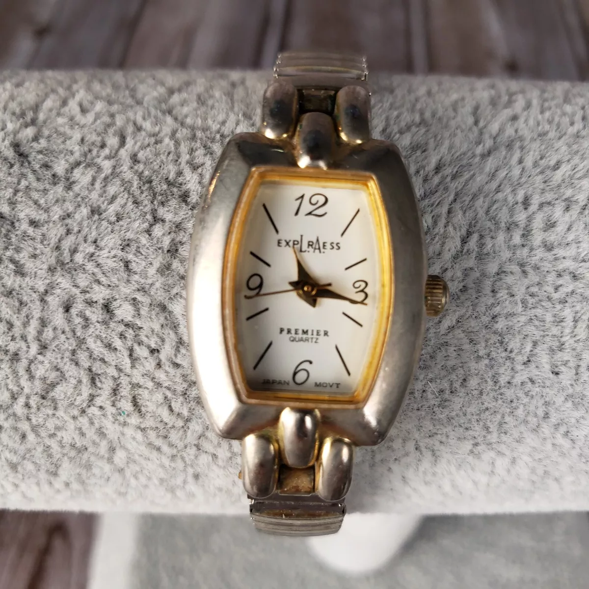 La express online quartz watch