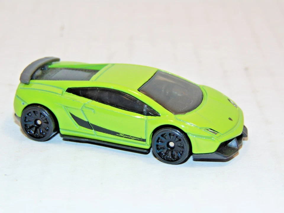 Hot Wheels Lamborghini Gallardo L 570-4 Superleggera - Image 2 of 4