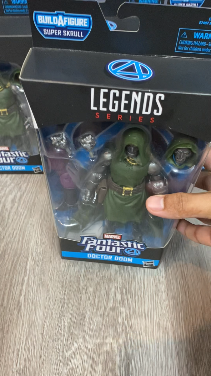 Marvel Legends - Dr. Doom - Doctor Fantastic 4 Super Skrull Marvel Legends - Dr. Doom - Doctor Fantastic 4 Super Skrull