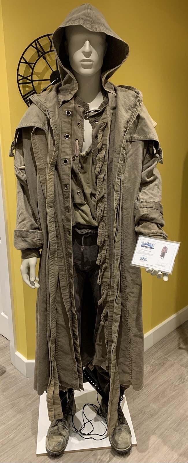 Alien 3 Dillon Complete Movie Prop Costume Coa Propstore Of London eBay