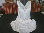 jolie combinaison & fond de robe vintage jolie dentelle 60/62  ref  BC600