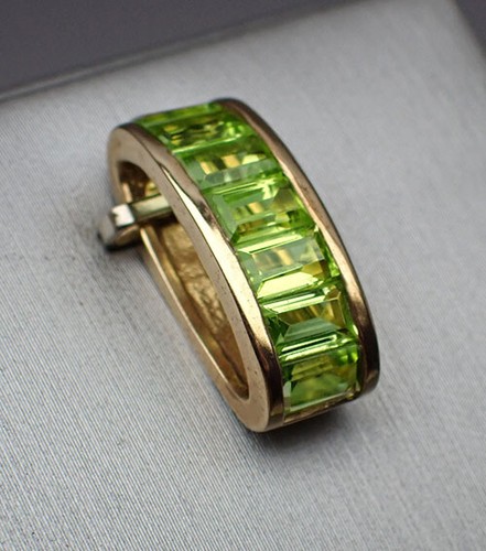 Natural Peridot 1.40ct set in 9k Yellow gold Pendant - Picture 2 of 3