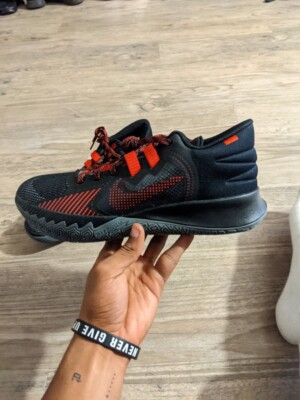 Size 10 - Nike Kyrie Flytrap 5 Bred 2022