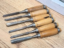 Vintage Unbranded 6 Piece 8 Length Wood Carvi...