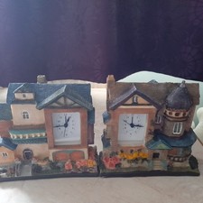 2 X Quartz Clock in House Sculptures