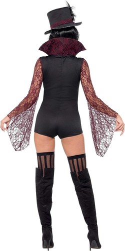 Ragazzo Che Porta Il Costume Di Dracula Fotografia Stock - Immagine Di Ragazzo Che Porta Il Costume Di Dracula Image29664726