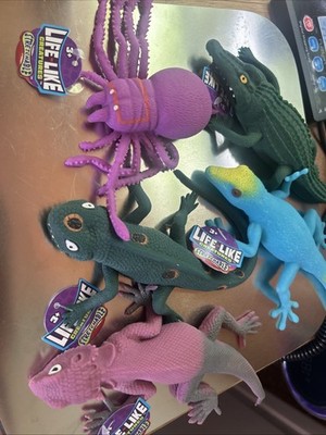 NWT 5 Set Life-Like Creatures Stretchable Spider, Lizards, Alligator
