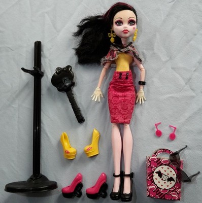 1x Komplette Monster High Puppe Draculaura  Doll BBR91 I love heart   Shoes