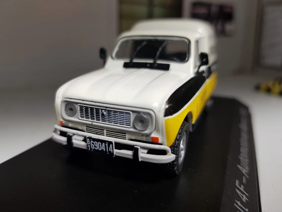 1:43 Renault 4 Van 4F Munro 1982 Diecast IXO Atlas Dealer Garage Scale Model Car - Image 3 of 4