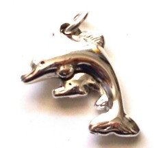 P46 FUN STERLING SILVER 925 MOM AND BABY DOLPHIN PENDANT CHARM