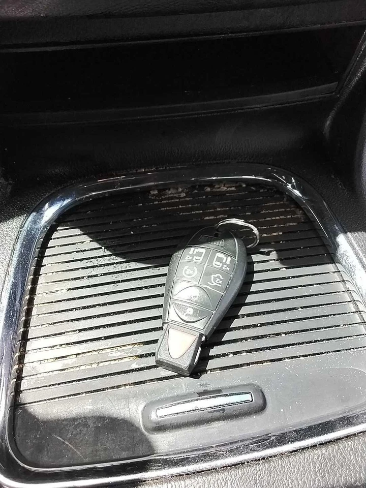 Used Ignition Switch fits: 2018 Dodge Caravan conventional ignition fob integrat - Изображение 2 из 4