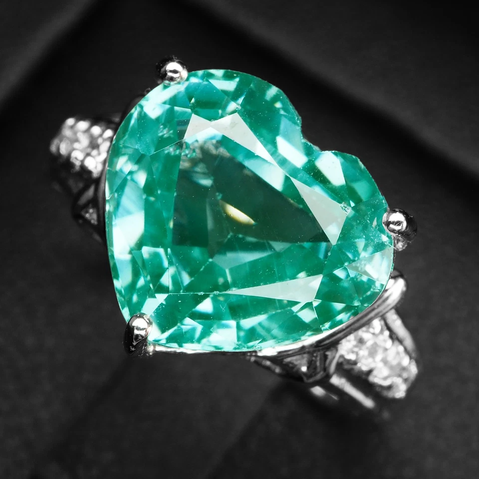 Anillos de oro blanco de plata de ley 925 de 6,15 quilates de turmalina Paraiba verde brillante Foto 2 de 4