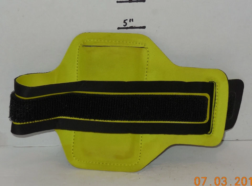 Brazalete deportivo Belkin Easefit para Apple iPhone 4/4S negro/ligero IPhnf8z94ae Foto 2 de 2