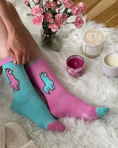 Lama Rose-Blau Socken | Lustige Muster Baumwollsocken | Stylisches Geschenk für alle - Bild 3 von 3