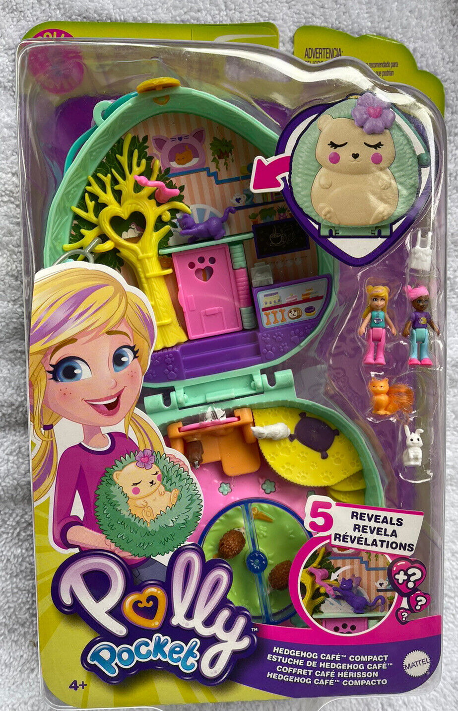 Uma versão de halloween de um brinquedo compacto polly pocket